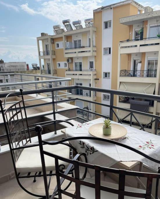 La Vie Est Belle Apartment Kavala Exterior foto