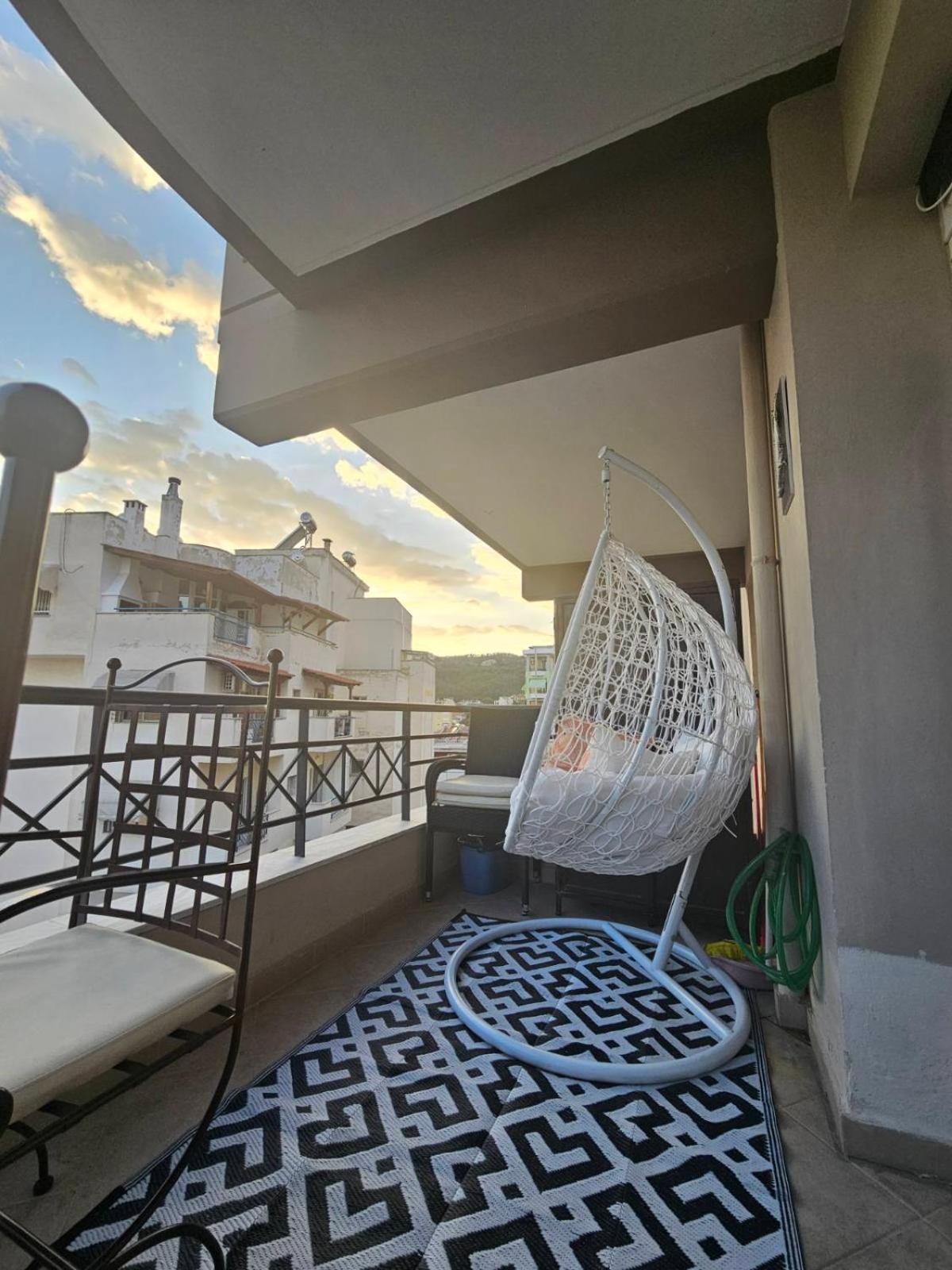 La Vie Est Belle Apartment Kavala Exterior foto